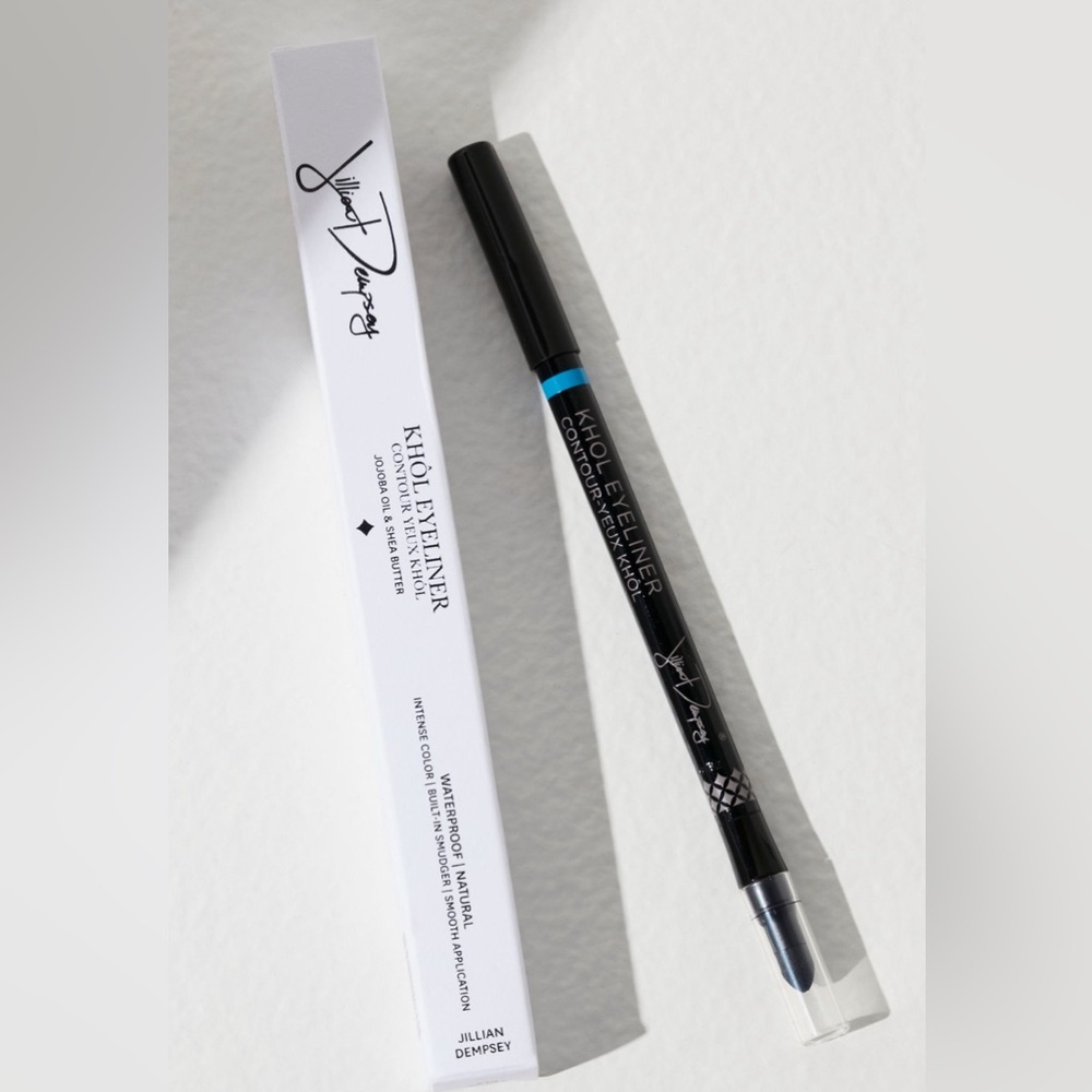 Jillian Dempsey creamy khôl eyeliner chimpy blue